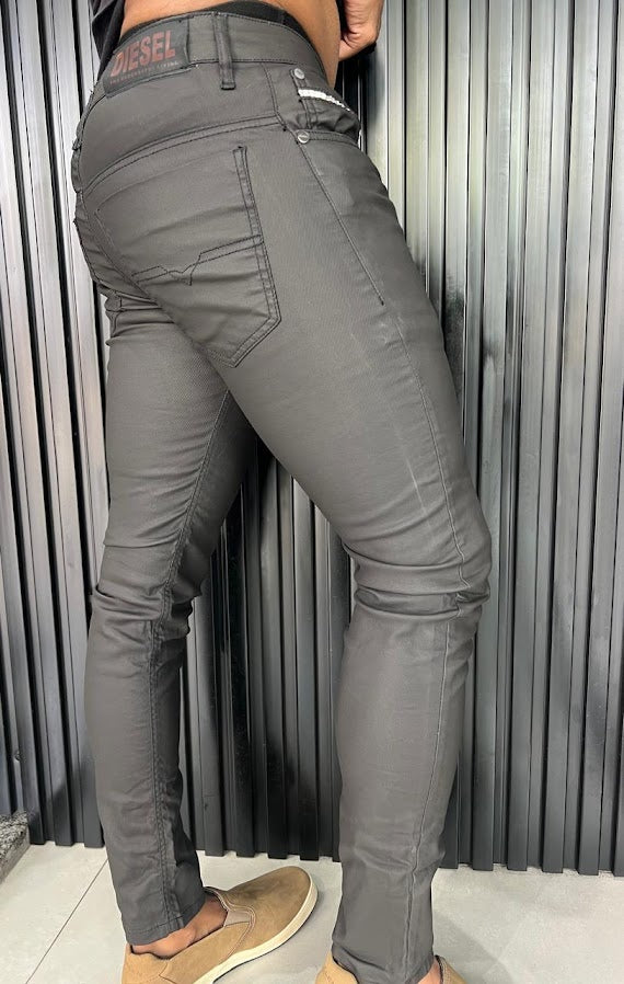 Calça Diesel Cor