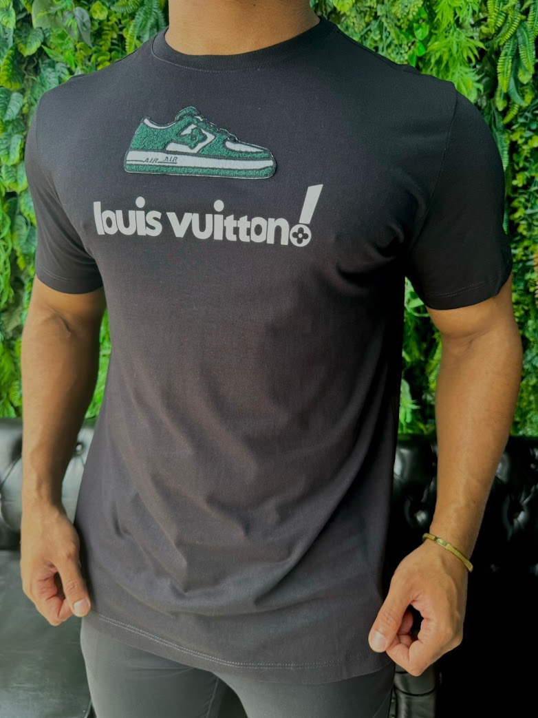 T-Shirt Premium Louis Vuitton Sneaker